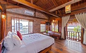 Wooden Lodge Homestay Hoi An